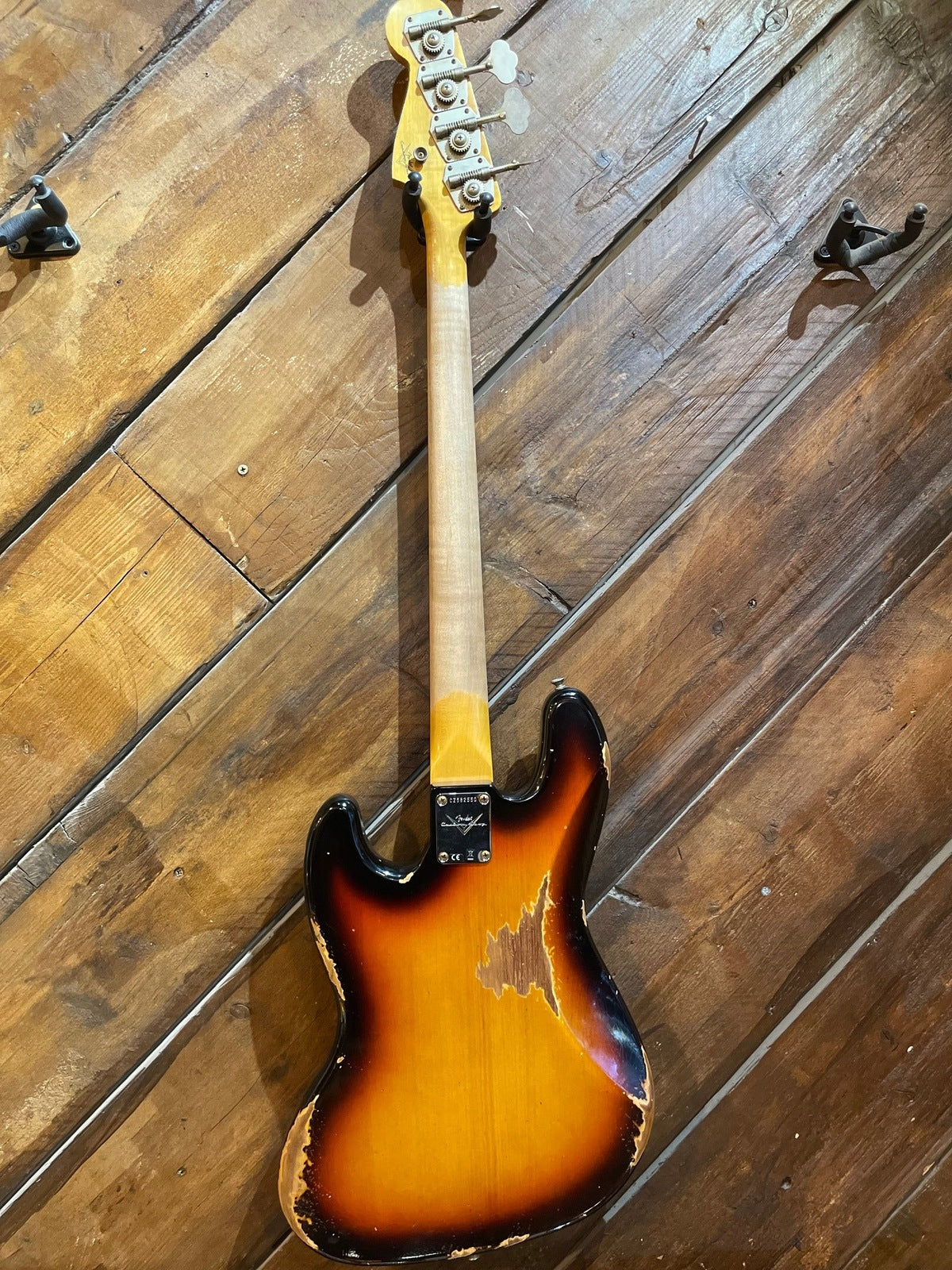 Fender Custom Shop '61 Jazz Bass, Heavy Relic Super Faded Three Tone Sunburst