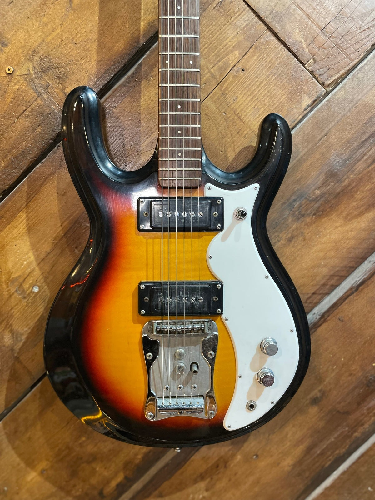 1970's Guyatone Japan LG 250 Mosrite Copy, Sunburst