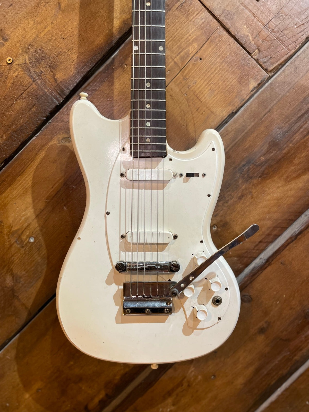 1966 Kalamazoo KG2, Glacier White