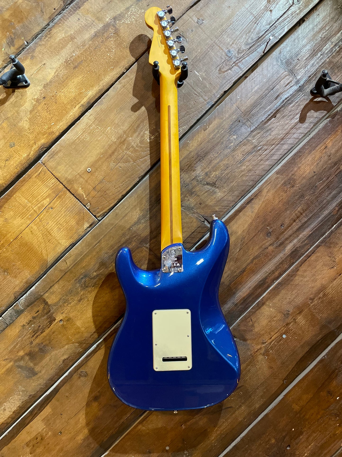 Fender Ultra Stratocaster HSS, Cobra Blue - EX DEMO