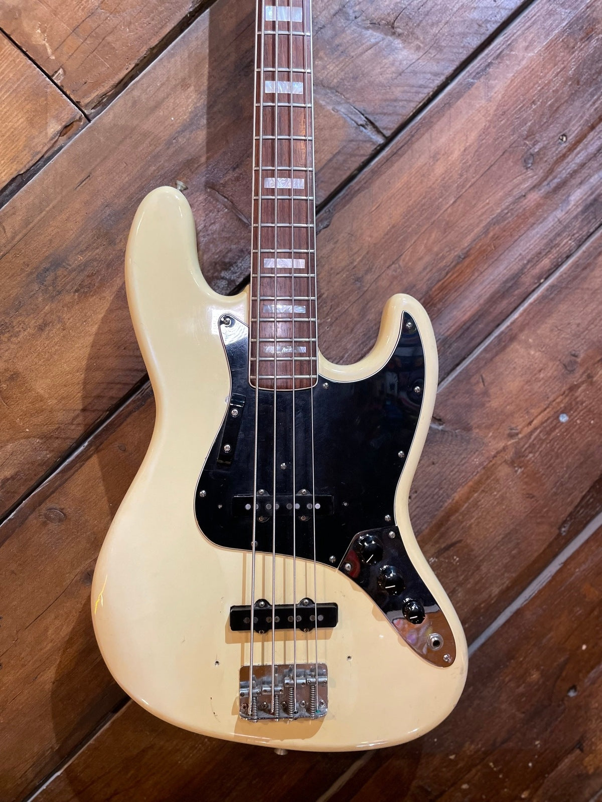 S/H 1978 Fender Jazz Bass, Olympic White