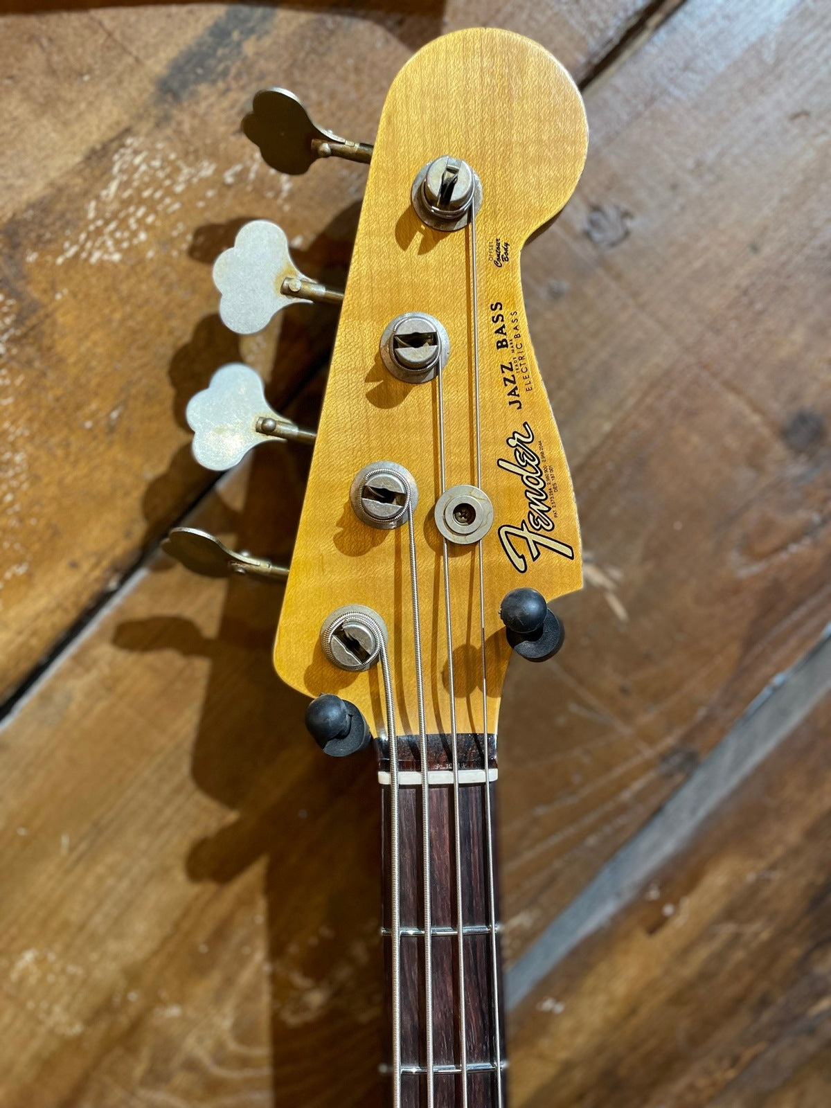 Fender Custom Shop '61 Jazz Bass, Heavy Relic Super Faded Three Tone Sunburst