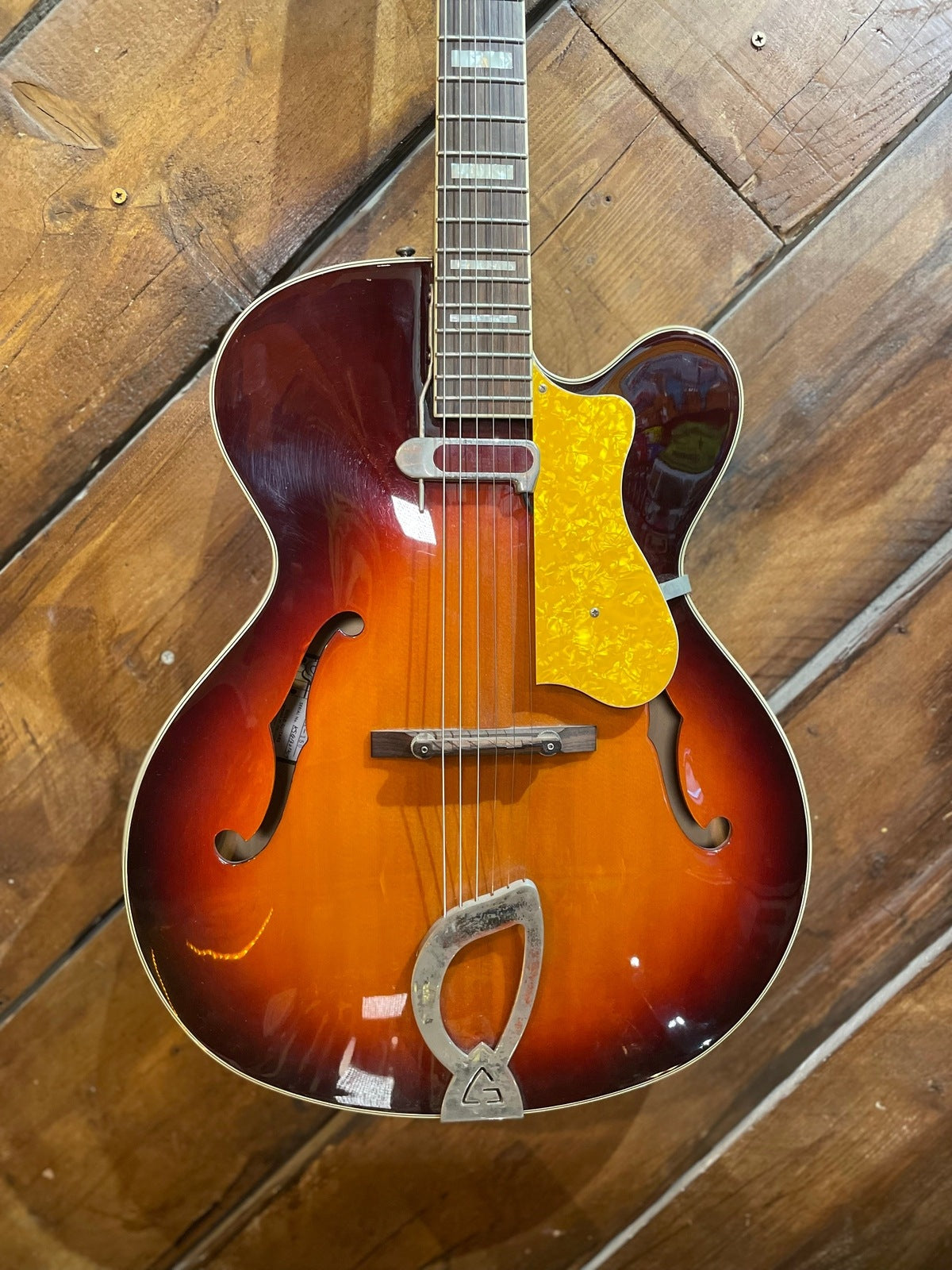 S/H Guild A-150 Archtop, Antique Burst