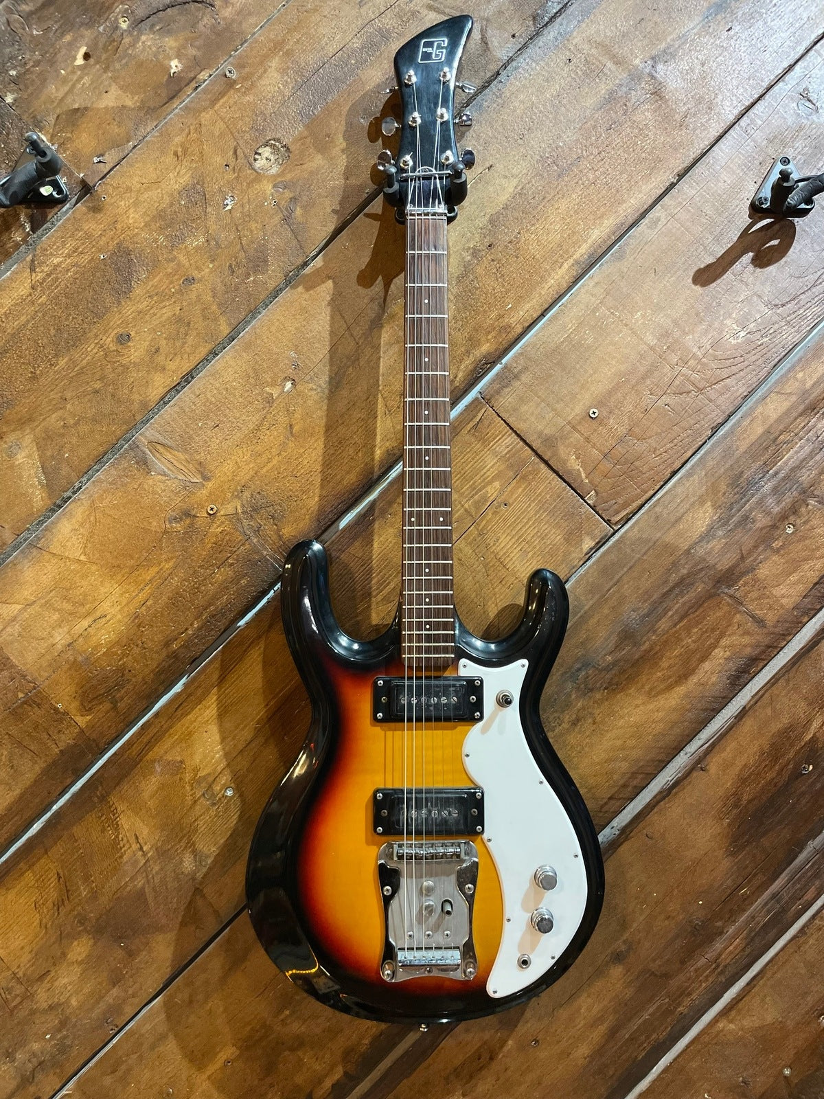 1970's Guyatone Japan LG 250 Mosrite Copy, Sunburst