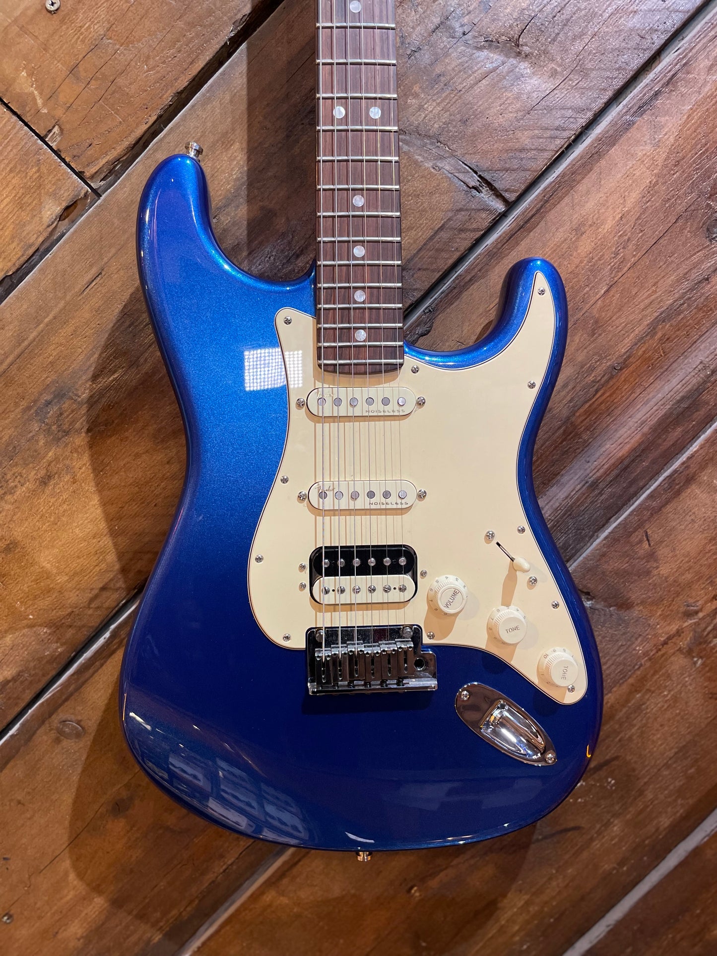 Fender Ultra Stratocaster HSS, Cobra Blue - EX DEMO