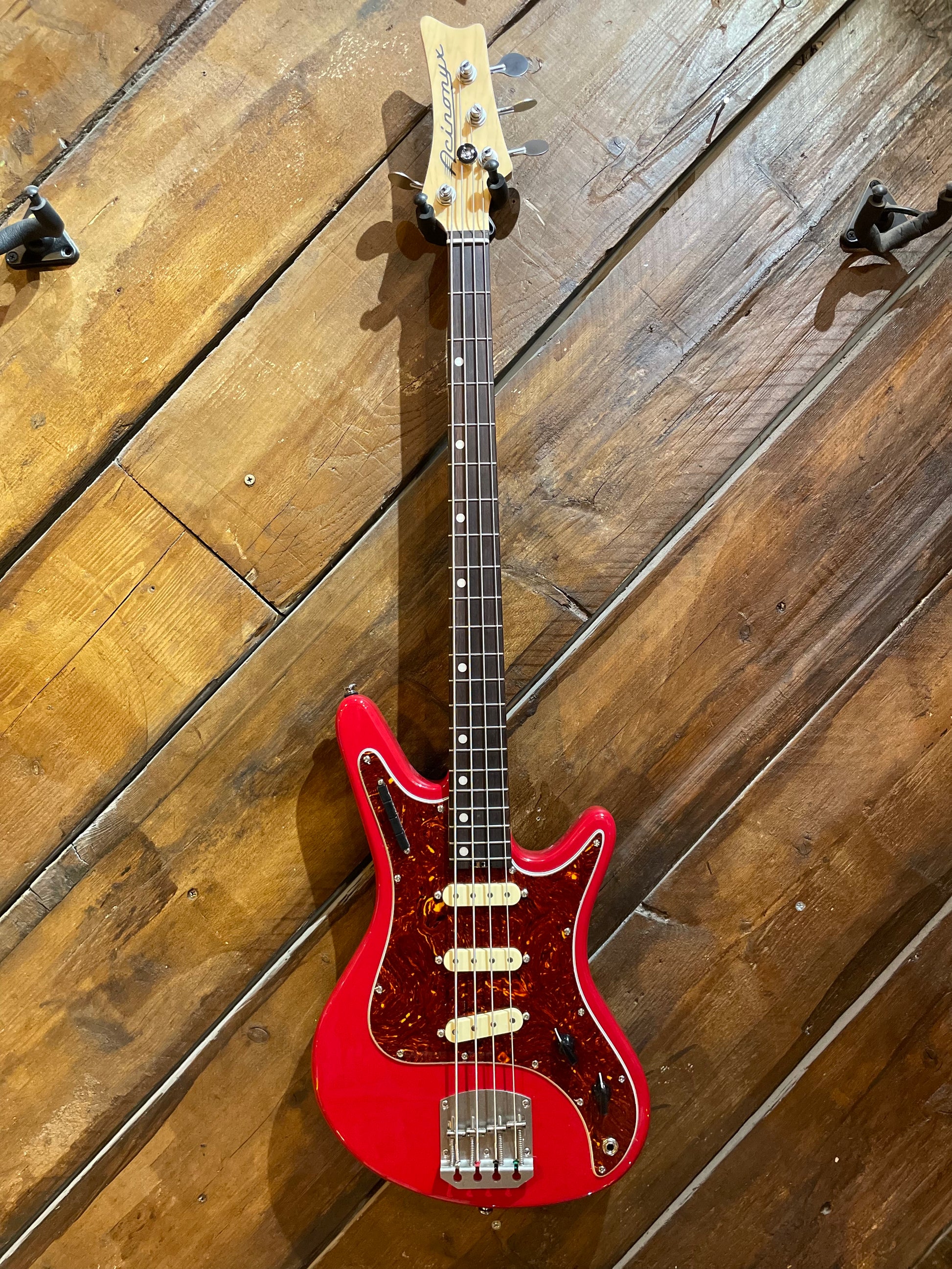 Nordstrand Acinonyx V2 Short Scale Bass, Dakota Red