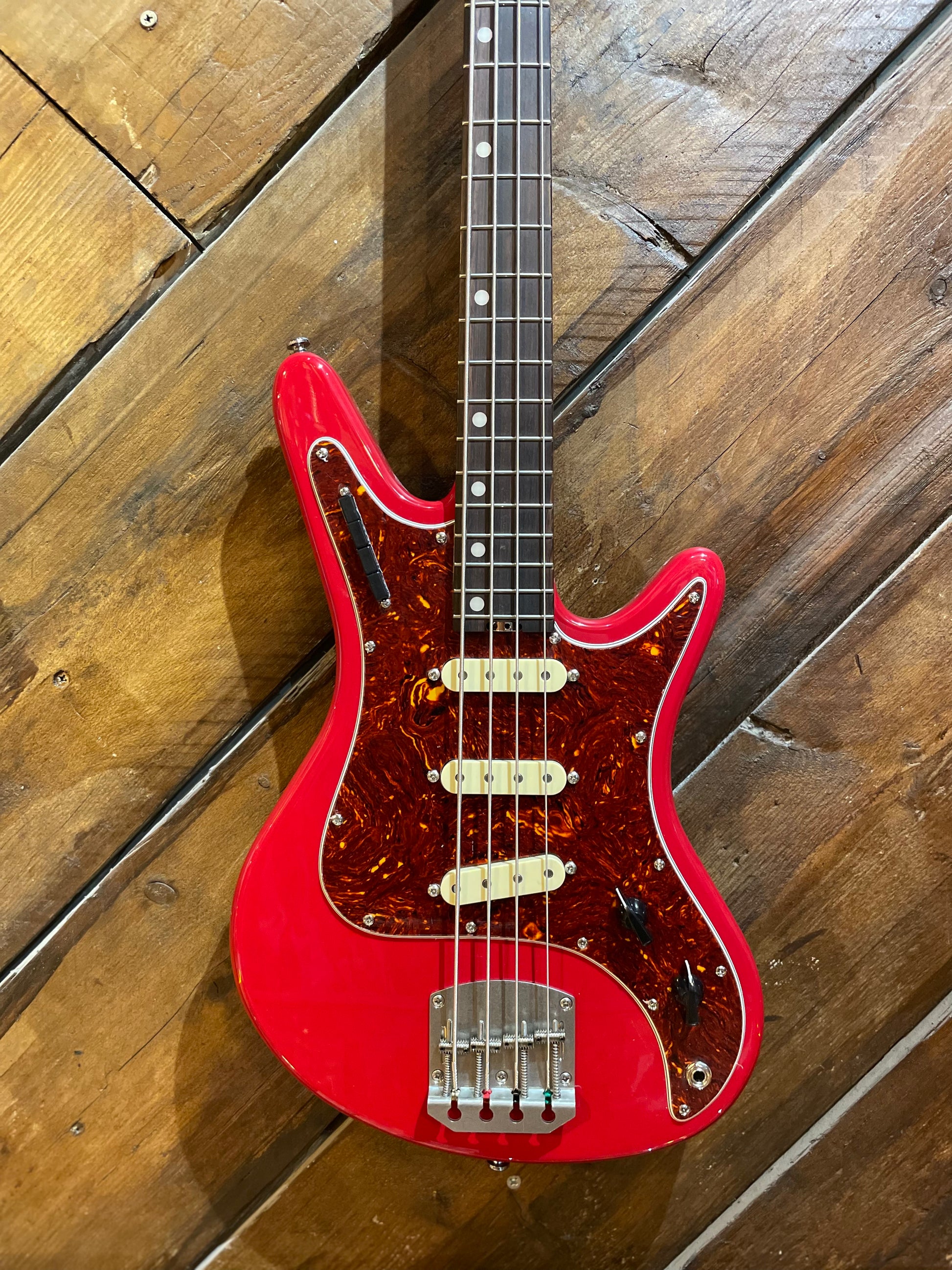 Nordstrand Acinonyx V2 Short Scale Bass, Dakota Red