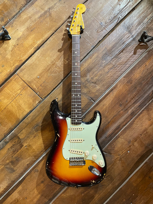 S/H 2018 Fender Custom Shop '62 Stratocaster, Relic Three Tone Sunburst